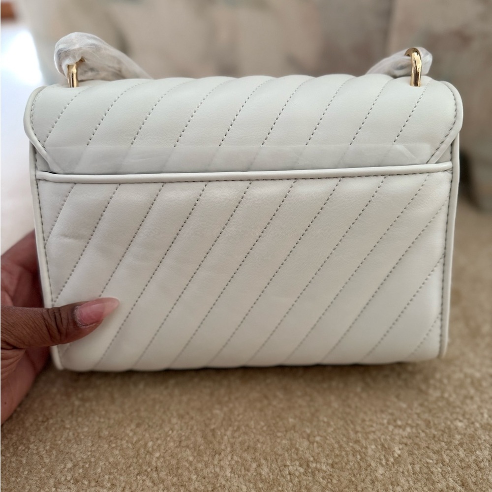 Michael Kors White and Gold Quilted Shoulder Bag - Picture 3 of 6